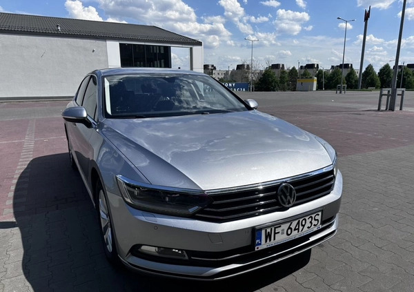 Volkswagen Passat cena 68300 przebieg: 135500, rok produkcji 2018 z Częstochowa małe 326